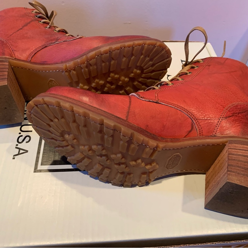 Frye “Sabrina” red ombre lace up boots size 10. EUC - Picture 5 of 6